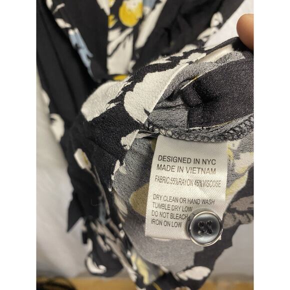 Yumi Kim Liz‎ Romper Love Triangle V-Neck Adjustable Sleeve Black Floral Size XS - Picture 5 of 5